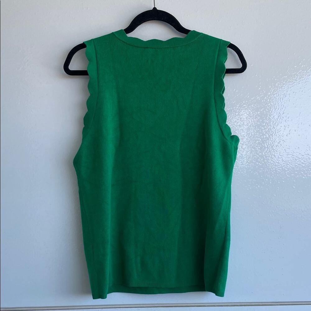 Emerald Green Scalloped Sleeveless Sweater - Picture 4 of 4